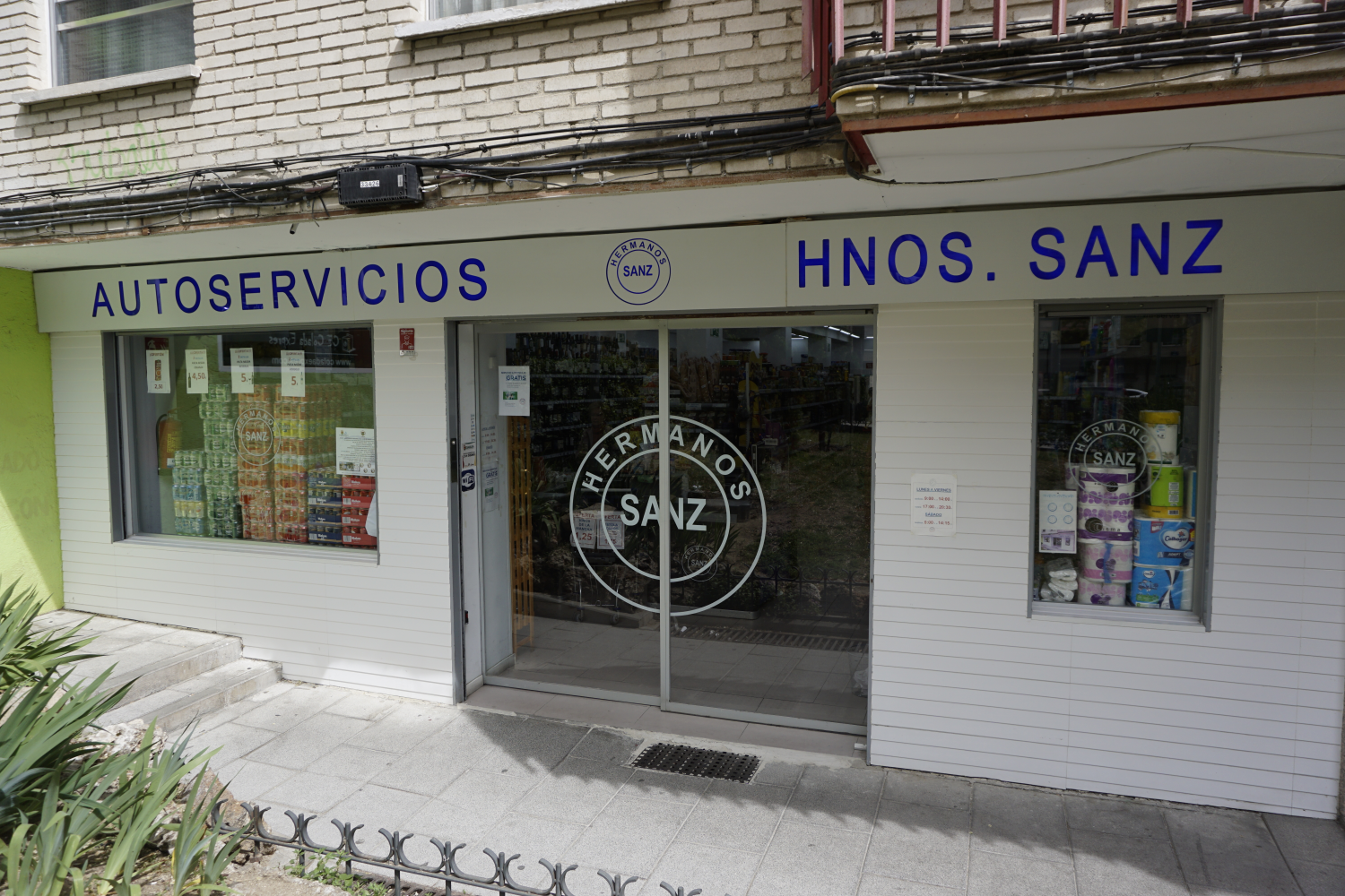 EntradaHermanosSanzs